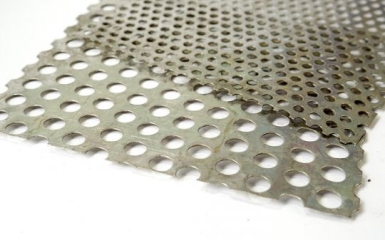 Tôn đục lỗ tròn: Tính năng và lợi ích của vật liệu này
