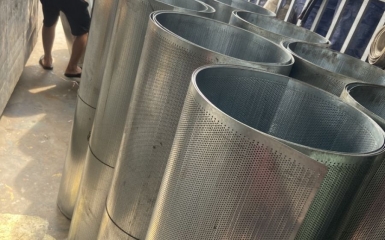Quy cách và công dụng phổ biến của lưới inox đột lỗ