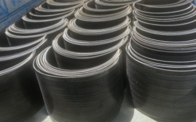 Dịch vụ sản xuất tôn đục lỗ theo yêu cầu