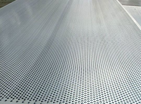 lưới inox đục lỗ tròn