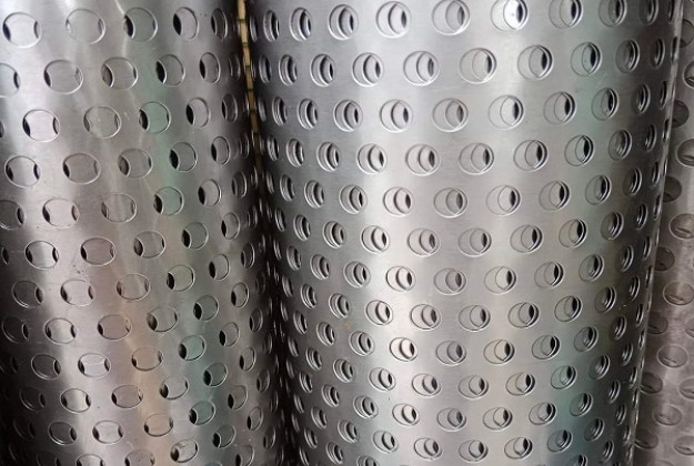 tôn lỗ mạ kẽm