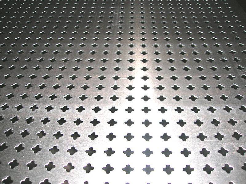tôn inox đục lỗ