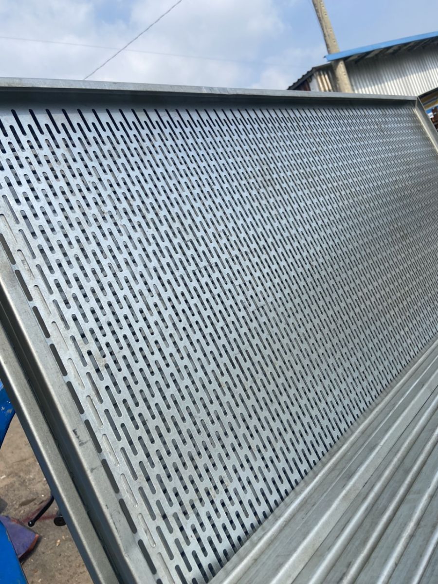 tấm inox đục lỗ