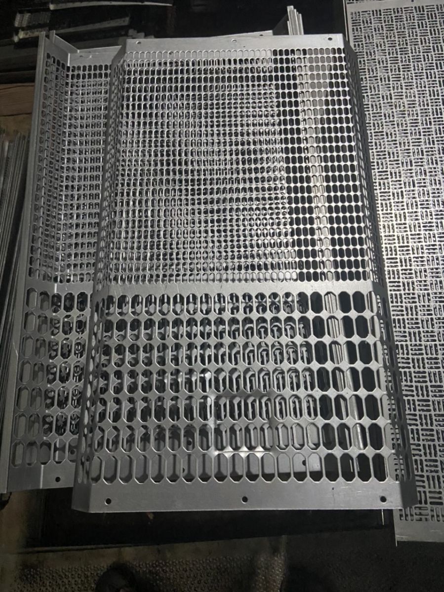 địa chỉ gia công tôn đục lỗ quận 6