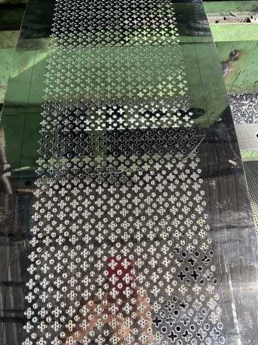 lưới thép đục lỗ công nghiệp giá rẻ