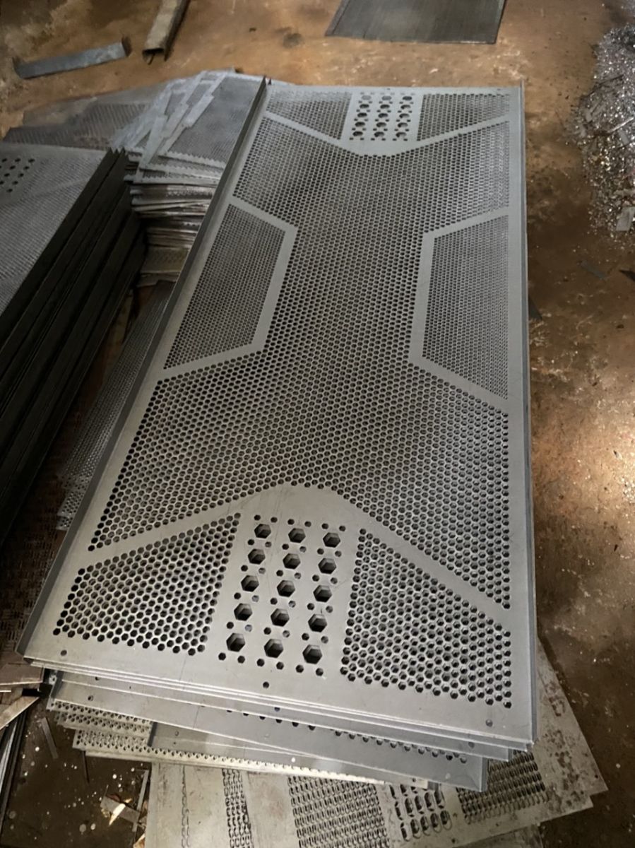 ở đâu sản xuất thép đục lỗ giá sỉ HCM