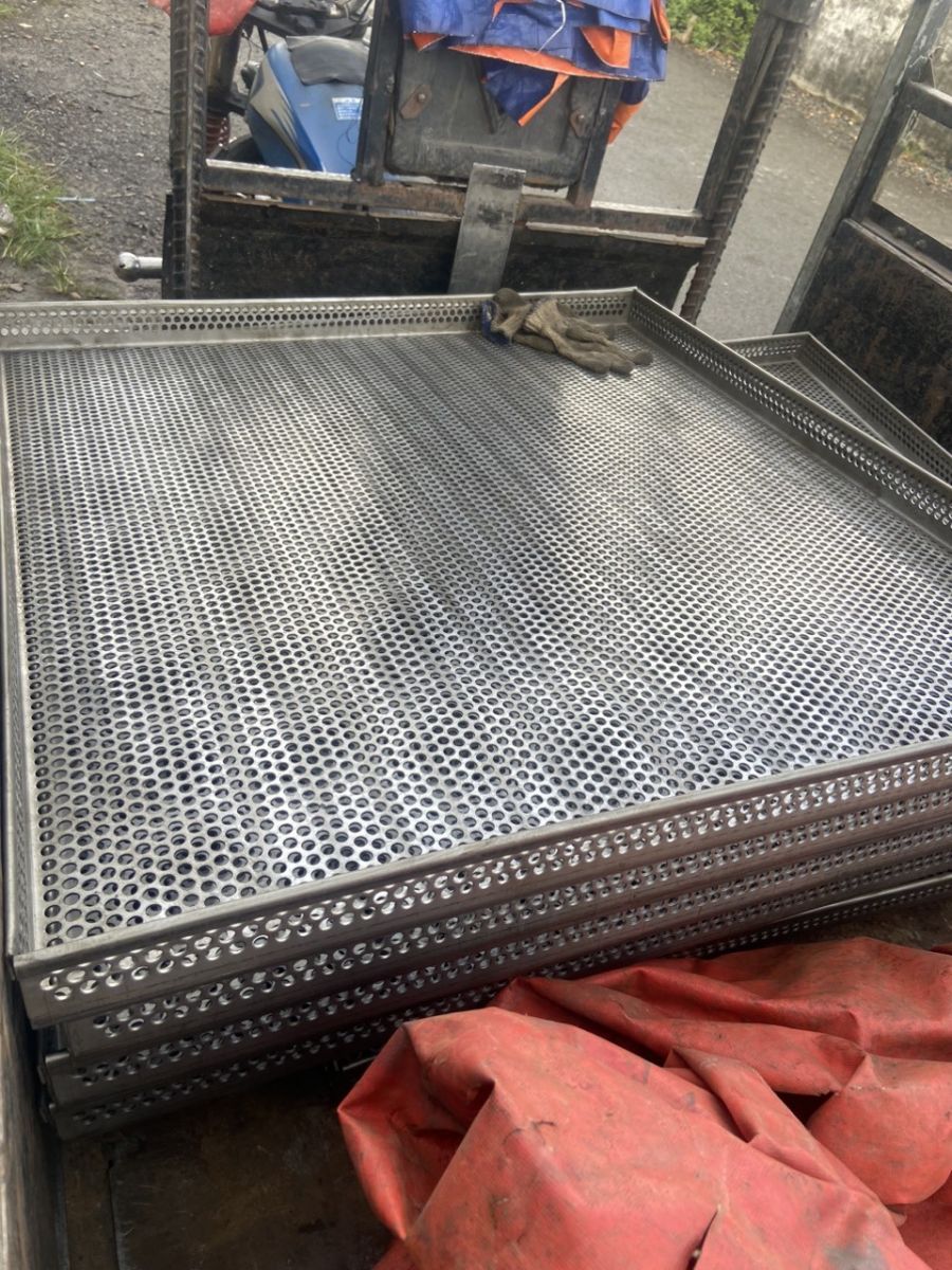 Sản xuất gia công lưới sàn inox