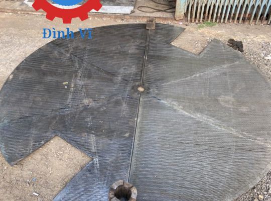 lưới đột lỗ