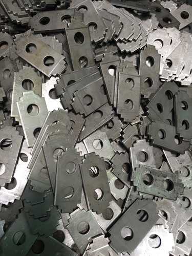 tôn đột lỗ giá xưởng